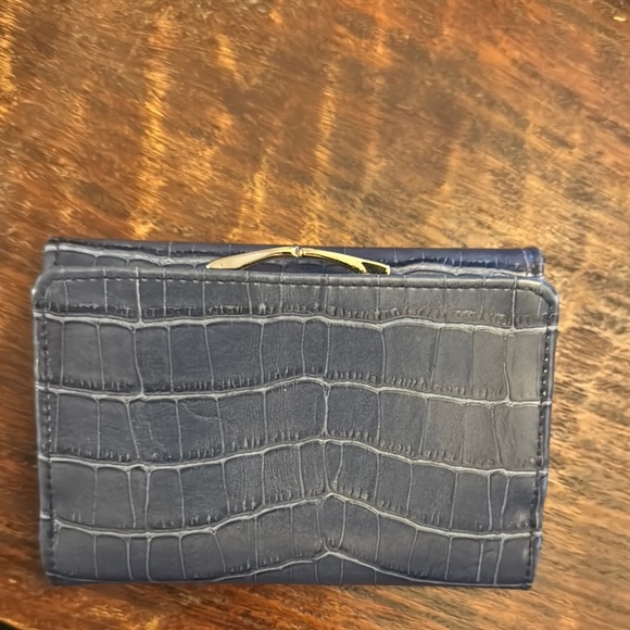 MUNDI Chic Blue Crocodile Embossed Wallet with coin purse - Picture 2 of 4